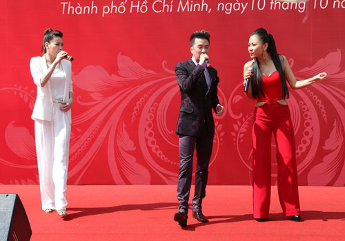 Bộ ba Mr Đàm - Hà Hồ- Thu Minh cùng biểu diễn