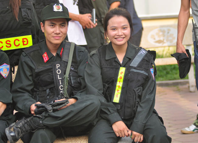 Họ là những cô gái xinh đẹp, trẻ trung đến từ trung đội đặc nhiệm nữ đầu tiên của Việt Nam