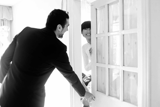 Chiều 13/10 tại Hà Nội, siêu mẫu Hà Đăng chính thức làm đám hỏi với anh chàng Gabriel Baptista, người Luxembourg, hiện là tùy viên văn hóa tại Việt Nam.