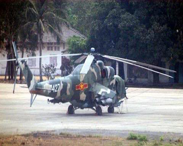 Mi-24 Hind A cũng phiên bản trực thăng vũ trang vũ trang do Nga sản xuất