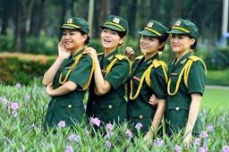 Những nữ quân nhân xinh đẹp đang mang tài năng, trí lực và sức trẻ của mình góp phần làm vững mạnh quân đội nhân dân Việt Nam.