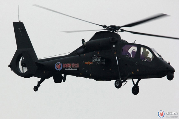 Hình ảnh trực thăng tấn công hiện đại WZ-10 của Trung Quốc được xem là có nhiều điểm tương đồng như OH-1 Ninja...