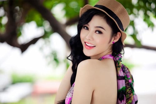 Julia Hồ: 