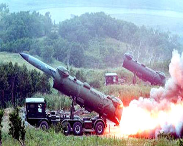 Tổ hợp tên lửa chống hạm REDUT-M là một hệ thống tên lửa phòng thủ bờ biển di động, được triển khai trên xe phóng SPU-35B hoặc SPU-35V . Một tổ hợp REDUT-M có 3 xe phóng, xe chỉ huy và xe radar 4R45 Skala.  Tên lửa được đặt trong ống phóng ZIL-135K và được đặt trên xe tải BAZ-135MB 8x8 bánh. Mỗi xe phóng được vận hành bởi 5 người, thời gian triển khai sẳn sàng chiến đấu khoảng 30 phút. 