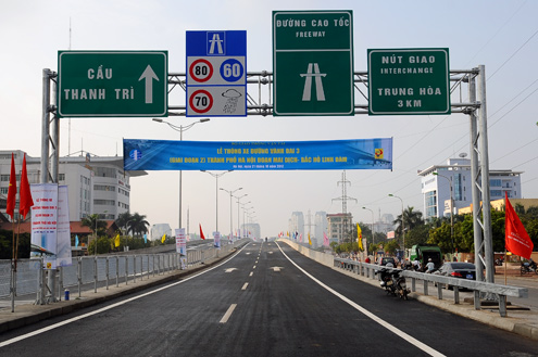 Đường trên cao Bắc Linh Đàm - cầu vượt Mai Dịch (Hà Nội) dài 9 km được thông xe từ ngày 21/10