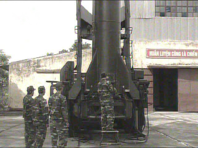 Scud C có thể chứa lượng chất nổ 770 kg, tầm hoạt động 550 km. Tháng 2 năm 2009, tin tức nói rằng Hà Nội và Bình Nhưỡng đang thảo luận về việc Bắc Triều Tiên hỗ trợ để nâng cấp tên lửa Scud SSMS cho Việt Nam.