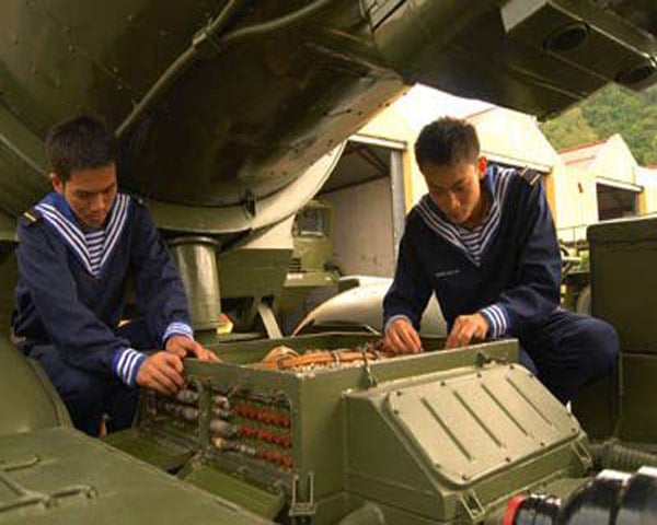 Được đánh giá là sát thủ tàu sân bay, tổ hợp tên lửa chống hạm REDUT-M của Việt Nam có thể đánh chìm tàu chiến hoặc chiến hạm hạng nặng có lượng giãn nước lên đến 20.000 tấn trong vài chục giây…