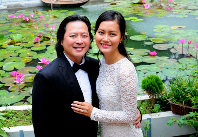 Ngày 24/10, nữ diễn viên xinh đẹp tổ chức lễ cưới cùng người yêu Việt kiều tên là Calvin Tài Lâm tại quê nhà của cô ở Bắc Ninh.