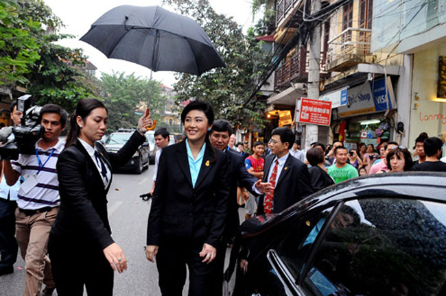 Sau cuộc họp nội các chung Việt-Thái ngày 27/10, nữ Thủ tướng Thái Lan Yingluck Shinawatra đã dành cả buổi chiều để tham quan Hà Nội. 