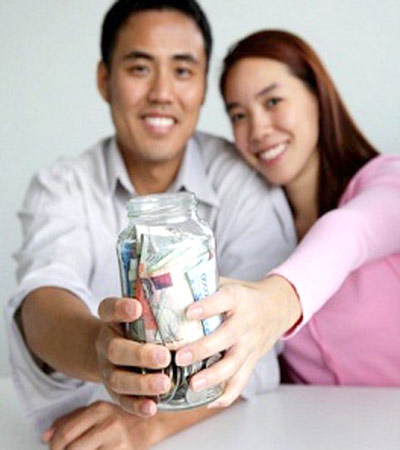 Lương vợ chồng em nhỉnh hơn chị một chút. Lương 2 vợ chồng 1 tháng tổng thu nhập được tất thảy khoảng hơn 7 triệu. Mỗi tháng vợ chồng mình và một con trai nhỏ dưới 1 tuổi cũng chỉ tiêu hết khoảng 4 triệu.