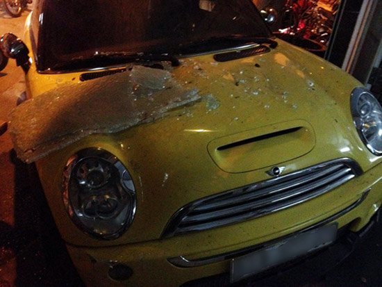 Chiếc xe gây tai nạn là của Triệu Tú Trâm, tổng thiệt hại ước tính khoảng 150 triệu đồng. 
