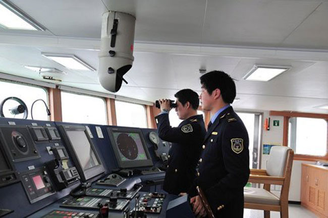  Các nhà phân tích cho rằng dường như Trung Quốc đã tìm cách làm cho Nhật Bản căng   thẳng thần kinh, mệt mỏi trong các nỗ lực giải quyết tranh chấp. Qua việc đưa nhiều tàu   đến hoạt động trong khu vực, Bắc Kinh hy vọng là có thể xóa tan đi một thực tế là Tokyo   đang quản lý thực sự các hòn đảo hoang ở Senkaku. 