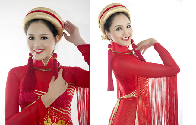 Cách tạo dáng của cô khá tẻ nhạt