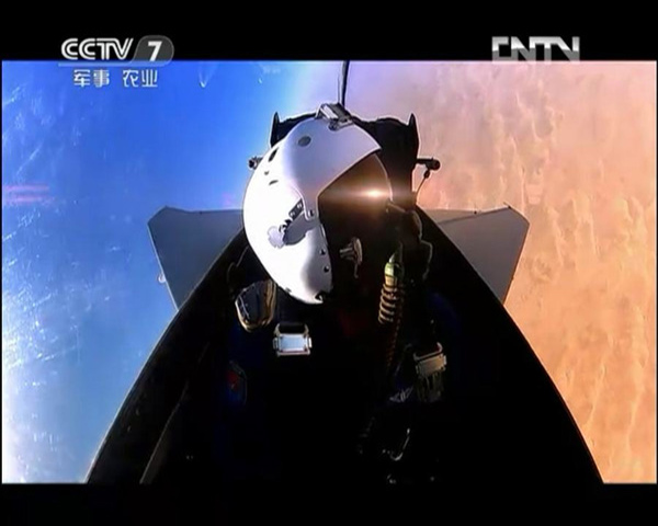 Hình ảnh Phi công của những chiếc máy bay thế hệ thứ 4 của Không quân Trung Quốc J-10