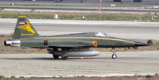 HESA Azarakhsh − máy bay chiến đấu phản lực đầu tiên do Iran chế tạo