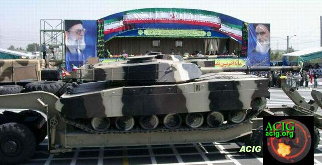 Tăng chiến đấu chủ lực Zolfaqar được giới thiệu vào năm 1993. Tăng được chế tạo dựa trên tăng T-72 của Liên Xô và Т-48, Т-60 của Mỹ.