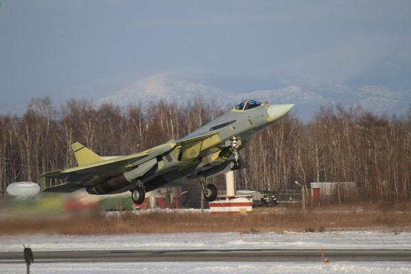 Sukhoi T-50 là sản phẩm hợp tác chung giữa Nga với Ấn Độ nhằm đối chọi với đối thủ F-22 và F-35 của Mỹ. Chi phí của chương trình này vào khoảng 10 tỉ USD. Chính vì thế Ấn Độ sẽ là quốc gia nước ngoài đầu tiên được sở hữu loại máy bay hiện đại này sau đó sẽ tới Việt Nam và một loạt quốc gia có truyền thống mua bán và sử dụng vũ khí của Nga. Sukhoi T-50 dự kiến sẽ được bán cho Việt Nam trong khoảng những năm năm 2030 ~ 2035.