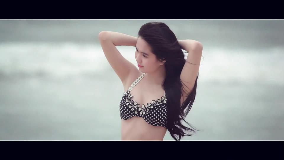 Cùng với nụ cười tươi tắn và ánh mắt thơ ngây quen thuộc.