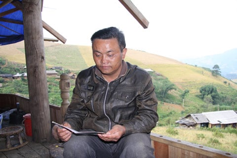 ông Chá Già Lử tự hào “khoe” thành thành tích có hai vợ và 10 đứa con của mình