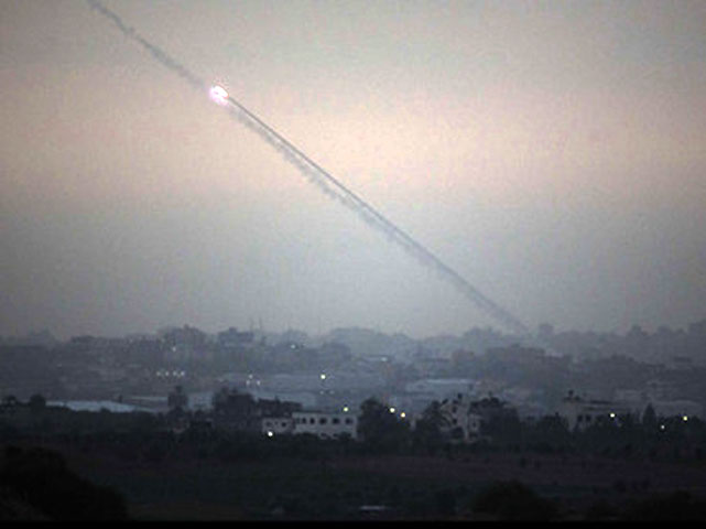 Dù quân đội Israel đã đưa vào trực chiến 5 tiểu đoàn tên lửa đánh chặn Iron Dome (Vòm Sắt) để bảo vệ tương đối toàn bộ lãnh thổ nước này, tuy nhiên hệ thống này chỉ có thể chặn được 1/3 tên lửa của Hamas.  