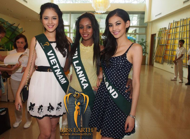 Cô thiếu kinh nghiệm catwalk, thiếu kỹ năng trang điểm, làm tóc và cũng chưa biết làm mình nổi bật giữa một rừng người đẹp.