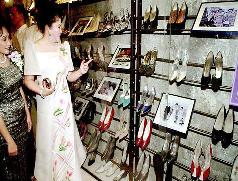 Bà Imelda Marcos không chỉ nổi tiếng về sự xa hoa mà còn 