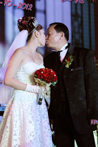 Cuộc hôn nhân của Hoa hậu Thu Vân và đại gia Đoàn Đình Sơn kết thúc chóng vánh chỉ sau 2 tuần
