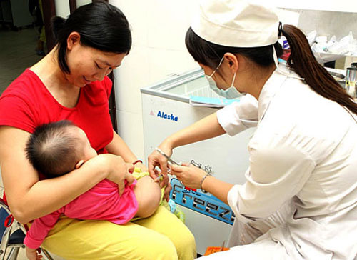 Trẻ tử vong sau tiêm vắc xin “5 trong 1” Quinvaxem vẫn 