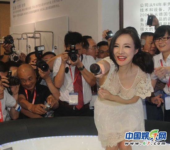 Xem ra con đường hoàn lương của Lộ Lộ còn khá xa vời.