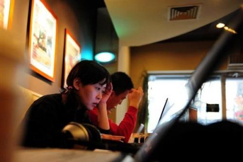 Đạo luật này cũng không đưa ra một tiến trình cụ thể để giải quyết những thách thức kỹ thuật của việc đăng ký cho hơn 500 triệu người Trung Quốc đang sử dụng Internet.