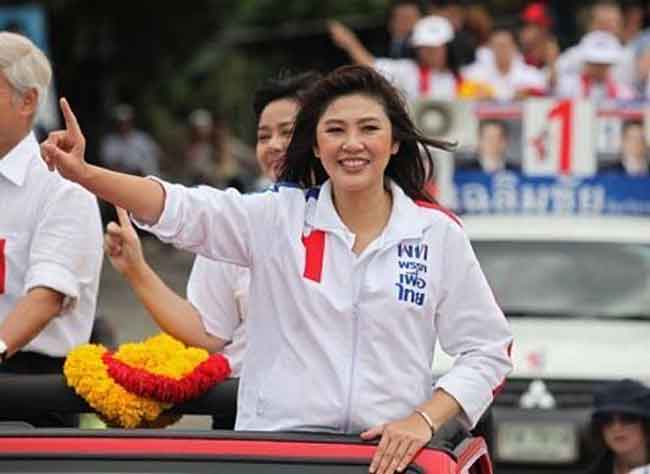  Tạp chí Forbes hồi tháng 8/2012 chọn nữ thủ tướng Thái Lan là một trong những phụ nữ quyền lực nhất thế giới. Bà Yingluck xếp hạng thứ 30 trong danh sách 100 người, đứng ngay sau nữ hoàng Elizabeth của Anh, Thủ tướng Úc Julia Gillard hay lãnh đạo phe thiểu số của Hạ viện Mỹ Nancy Pelosi.
