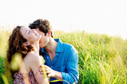 Hết trai tân để lấy rồi hay sao mà bạn lại đâm đầu vào anh bị vợ bỏ, lại nuôi hai đứa con riêng?