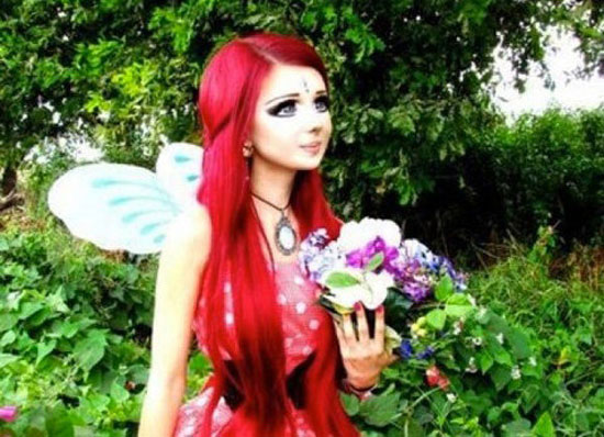 Cùng với cô nàng búp bê Barbie Valeria Lukyanova thì cô nàng người Ukraina Anastasiya Shpagina chính là cái tên gây sốt trên cộng đồng mạng toàn thế giới khi sở hữu một vẻ đẹp như nhân vật trong truyện tranh.