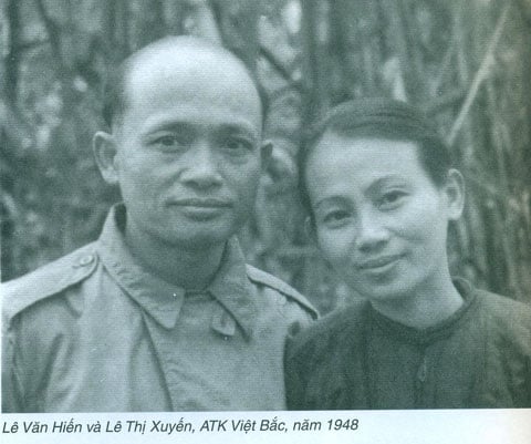 Cố Bộ trưởng Lê Văn Hiến và bà Lê Thị Xuyên (tại ATK năm 1948)