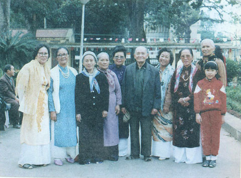 Cố Bộ trưởng Lê Văn Hiến và bà Lê Thị Xuyên cùng các con cháu