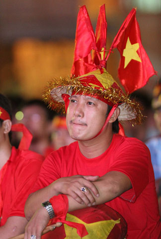 Trước thông tin ma ám, chỉ sau 1 trận hòa, 1 trận thua của tuyển Việt Nam, Chủ tịch VFF Nguyễn Trọng Hỷ đã cho rằng tuyển Việt Nam thất bại là do cổ động viên.