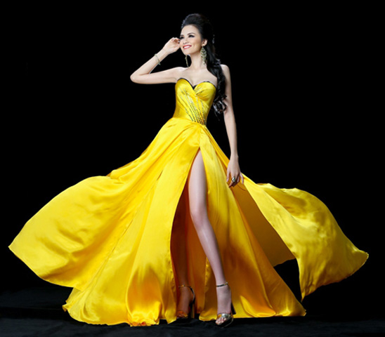 Ngày 8/12, công ty đại diện đưa Diễm Hương đi thi đã công bố hình ảnh trang phục dạ hội chung kết của Diễm Hương tại cuộc thi  Miss Universe 2012 sẽ diễn ra vào tối ngày 19/12 tại Las Vegas.