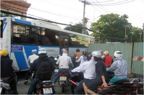  “Căn cứ theo danh mục trên, rõ ràng đây là lôcốt trái phép”, một hộ dân gần khu vực trên cho biết.