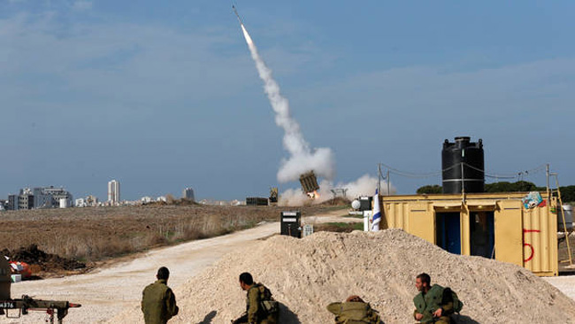 Hệ thống phòng thủ tên lửa đánh chặn tầm gần Iron Dome cũng được đem ra thảo luận khi Ấn Độ mong muốn   được mua lại hệ thống cũng như giấy phép sản xuất từ Israel để sản xuất và bán lại hệ thống này. 