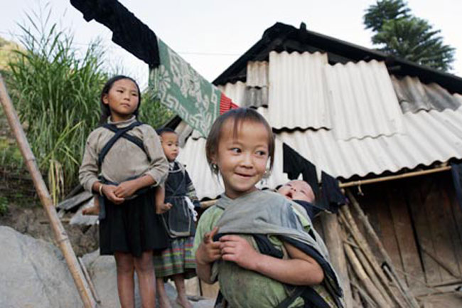 Việt Nam hiện đứng thứ 11 thế giới về số lượng người nghèo (14,3 triệu người, chiếm 16,9% dân số) và cũng nằm trong số nước có lượng người nghèo   cao nhất khu vực. 