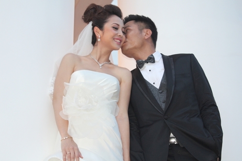  Trong tiệc cưới, trước mặt quan khách, Nguyễn Đức Hải không ngần ngại thổ lộ tình yêu với Jennifer Phạm.
