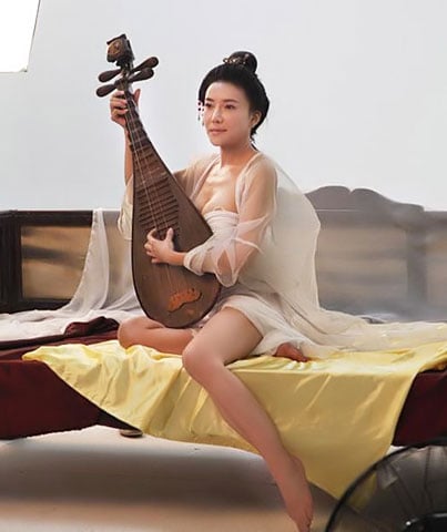 Sự lẳng lơ của nhân vật đã được diễn viên này thể hiện trọn vẹn và chân thực.