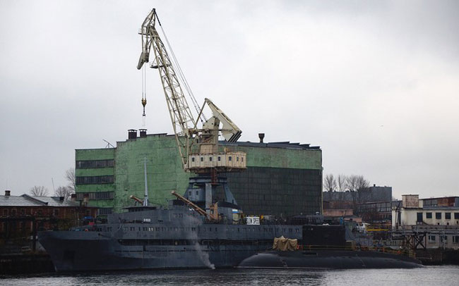Hiện nay nhà máy đang đóng 3 trong loạt 6 tàu ngầm lớp Kilo Project 636 cho đối tác và đóng 3 tàu Project 636.3 (tàu Kilo cải tiến) cho Hải quân Nga, đồng thời hoàn thành sửa chữa tàu ngầm thế hệ thứ tư Project 677 Lada.