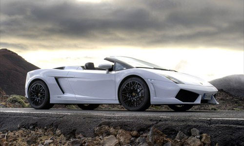Lamborghini Gallardo LP560-4 Spyder là sự lựa chọn tuyệt vời cho phái yếu thích xe thể thao.