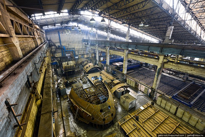 Admiralty ở St Petersburg là nhà máy đóng tàu lâu đời nhất ở Nga, với hơn 300 năm hoạt động.