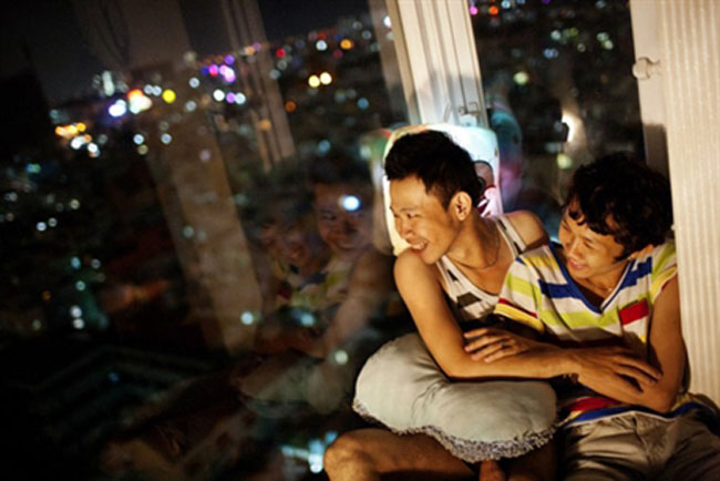 Maika nhớ về cặp vợ chồng mà cô quen ở Campuchia cách đây 2 năm, những người thực sự “hạnh phúc và rất cởi mở”, sẵn lòng cho cô chụp ảnh, và khác xa so với những hình ảnh khắc nghiệt mà cô thấy trên truyền thông Việt Nam.
