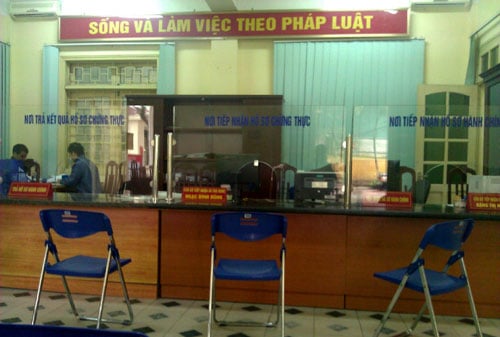 cong-chuc-lam-viec-kem-hieu-qua-Phunutoday.vn.jpg