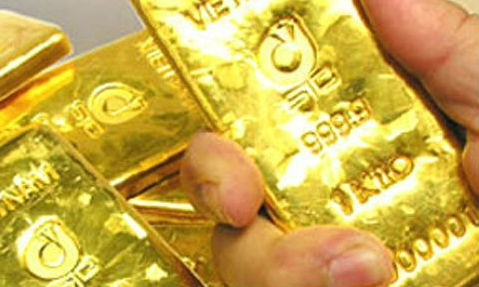 Đến ngay cả công ty buôn bán vàng bạc, ngân hàng còn ôm cả vài trăm lượng vàng giả thì chuyện đại gia sài đồ 