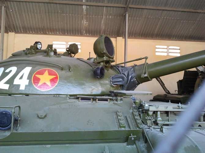 Giống như T-54/55M3, T-62 rất hiếm khi xuất hiện công khai, chỉ có một số hình ảnh hiếm hoi về xe tăng này và trong đoạn clip 