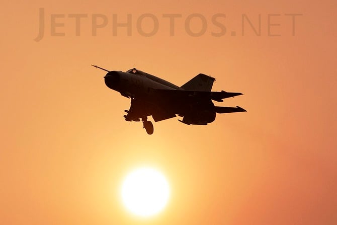 Dù đã lỗi thời nhưng hiện nay, MiG-21 vẫn là tiêm kích đánh chặn chiếm số lượng đông đảo nhất trong Không quân Việt Nam.
